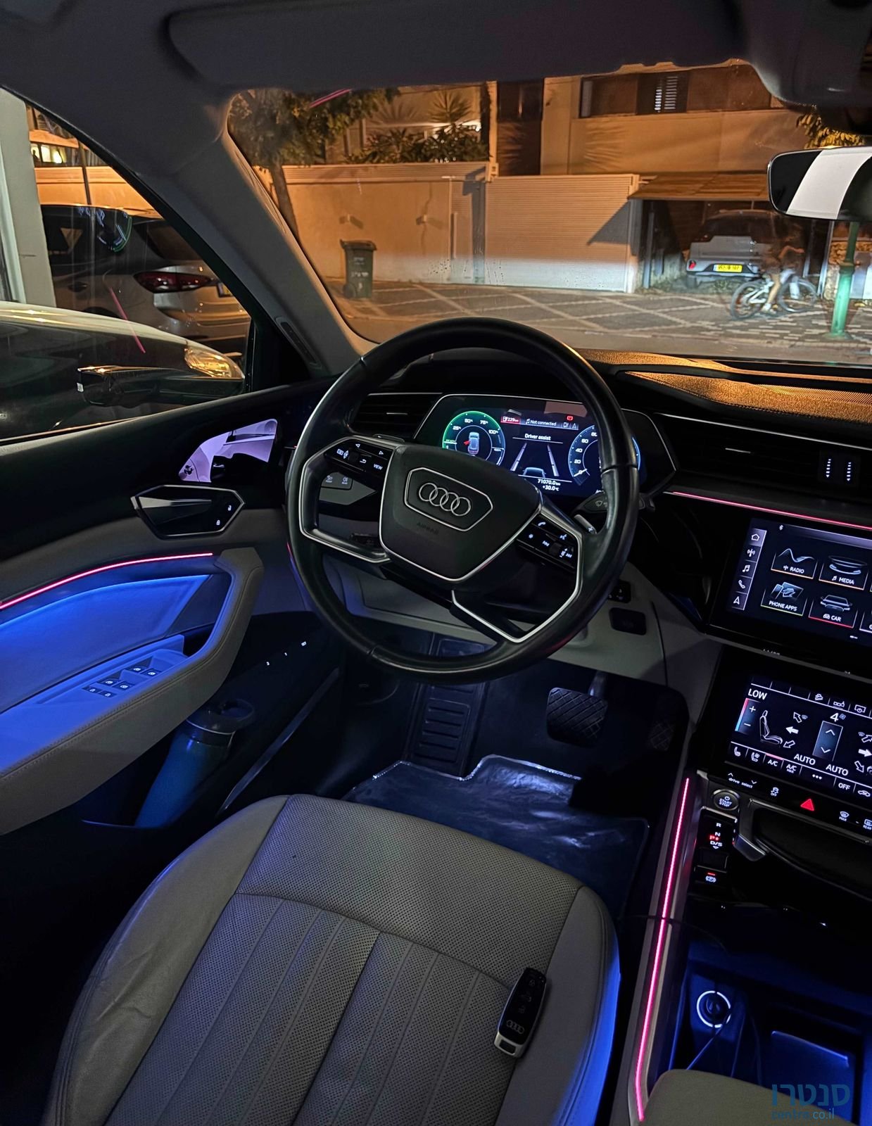 2021' Audi e-tron אאודי photo #2