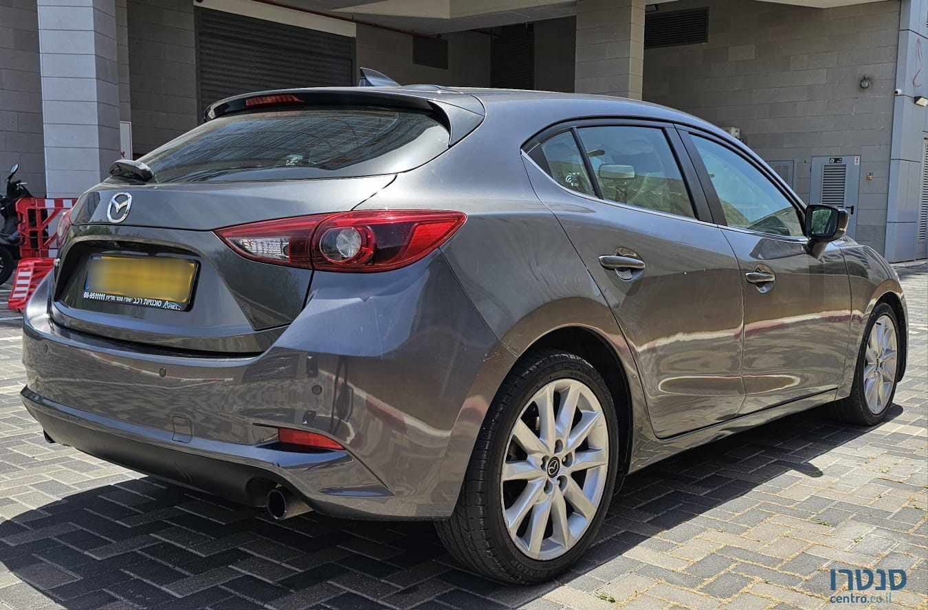 2017' Mazda 3 photo #3