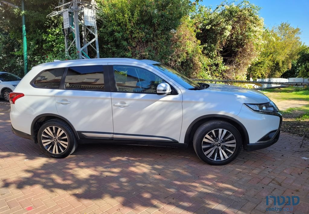 2018' Mitsubishi Outlander מיצובישי אאוטלנדר photo #1