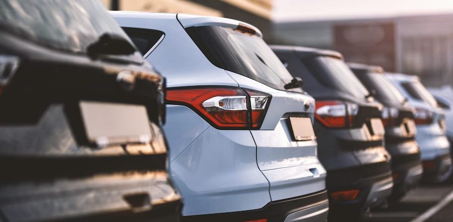 מי ימצמץ ראשון? המאבק על מס הקנייה שעלול לעלות ביוקר לבעלי הרכב הצמוד