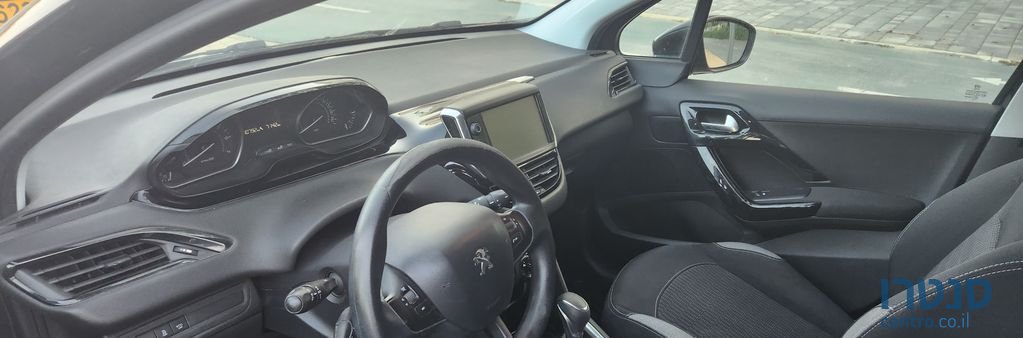 2016' Peugeot 208 פיג'ו photo #6