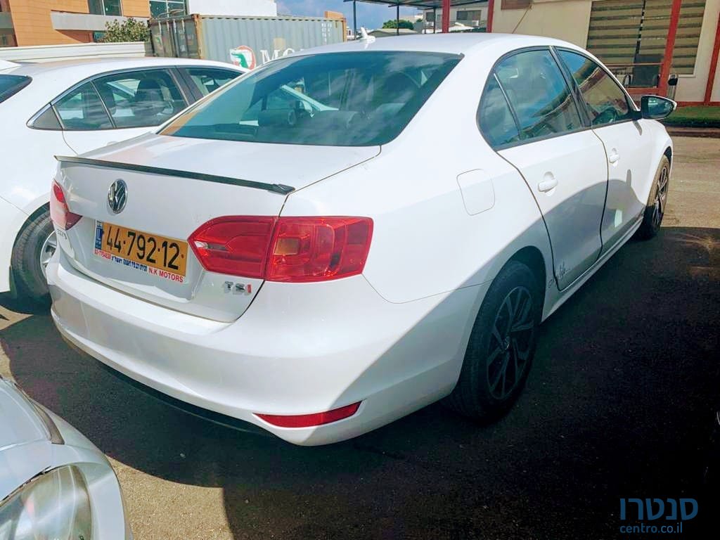 2013' Volkswagen Jetta photo #2