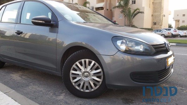 2010' Volkswagen Golf photo #1