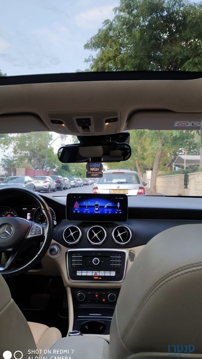 2020' Mercedes-Benz Gla מרצדס photo #3