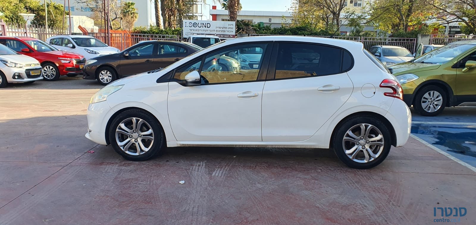 2015' Peugeot 208 photo #3