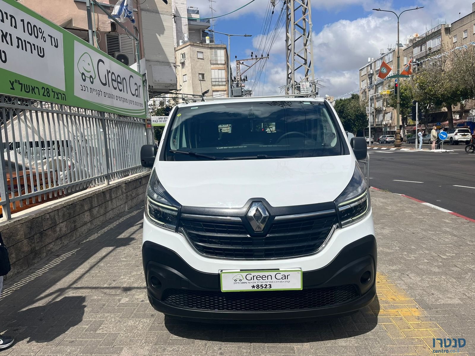 2021' Renault Trafic photo #2