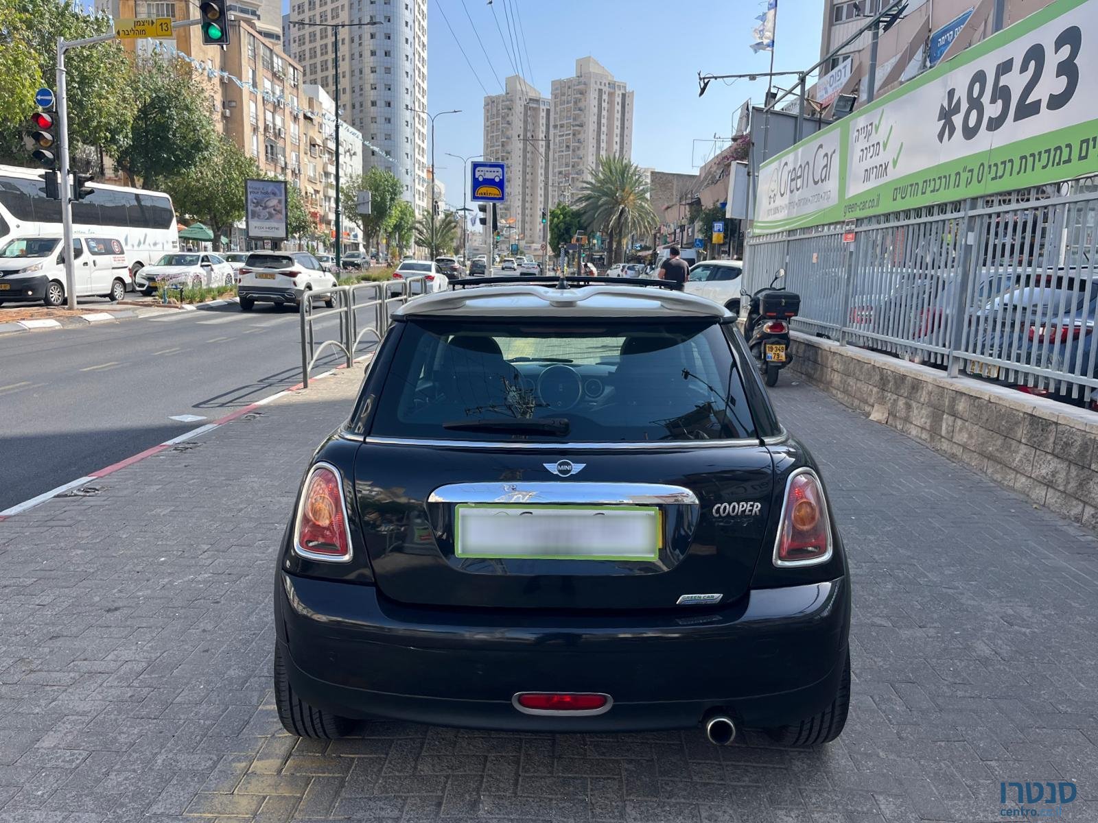 2011' MINI Cooper photo #6