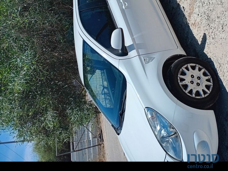 2011' Hyundai i20 יונדאי photo #2