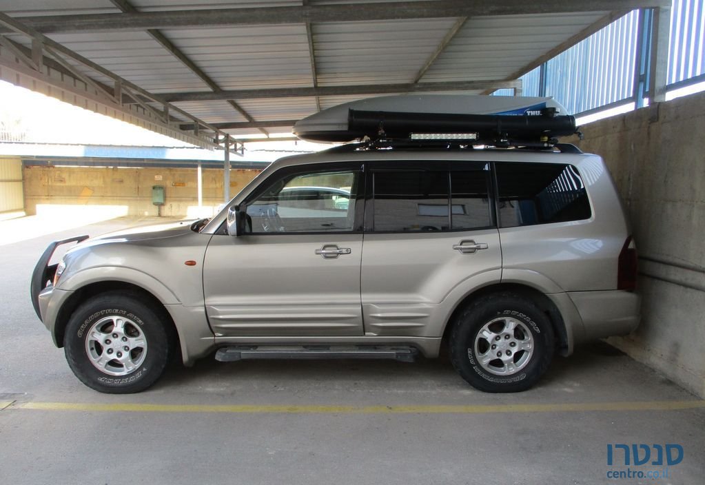 2001' Mitsubishi Pajero מיצובישי פג'רו photo #2