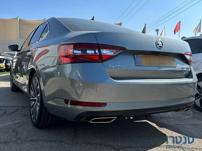 2019' Skoda Superb סקודה סופרב photo #2