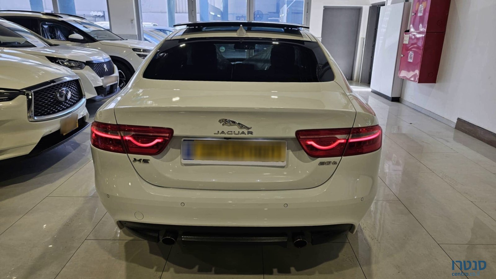 2018' Jaguar XE photo #4