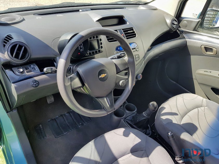 2011' Chevrolet Spark photo #4