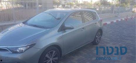 2015' Toyota Auris טויוטה אוריס photo #2