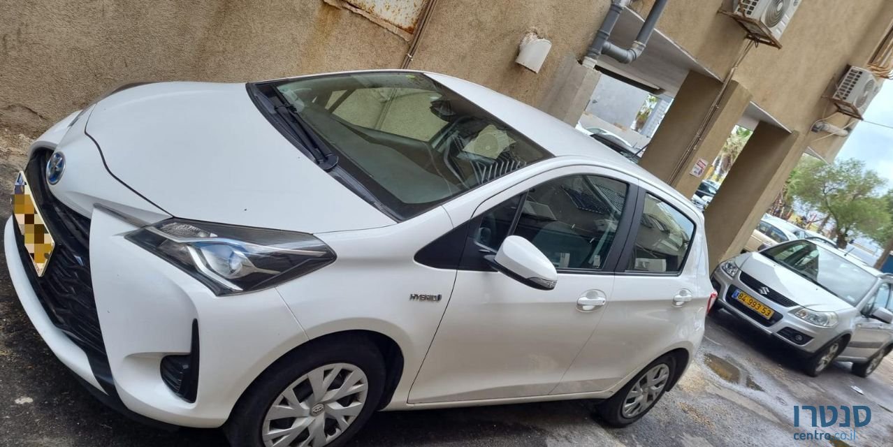 2018' Toyota Yaris טויוטה יאריס photo #4