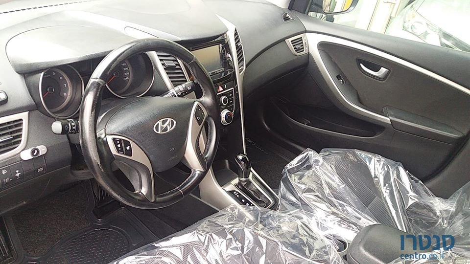 2017' Hyundai i30 photo #3