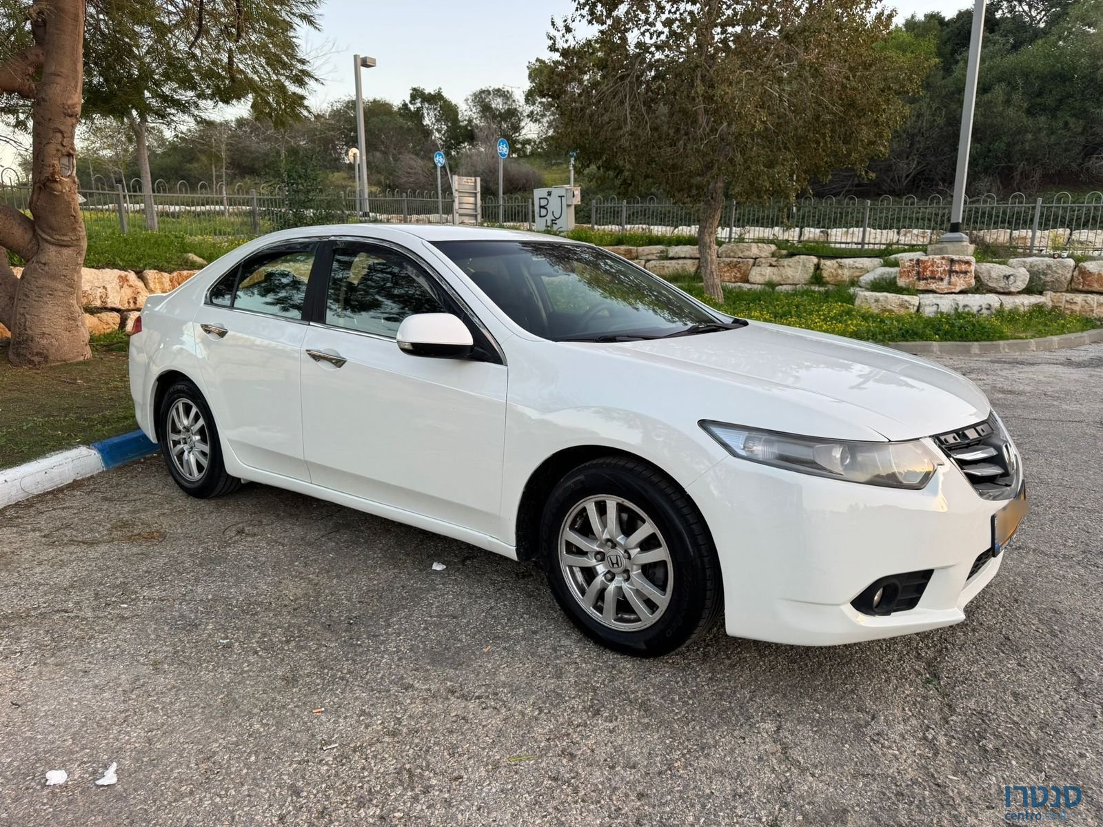 2014' Honda Accord Luxury photo #2