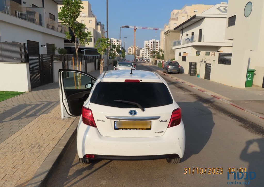 2017' Toyota Yaris טויוטה יאריס photo #3