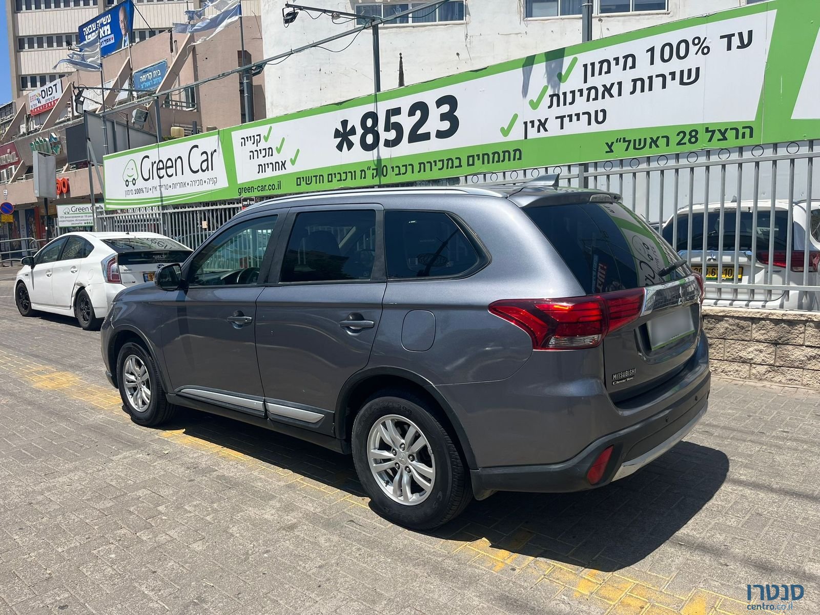 2016' Mitsubishi Outlander photo #4