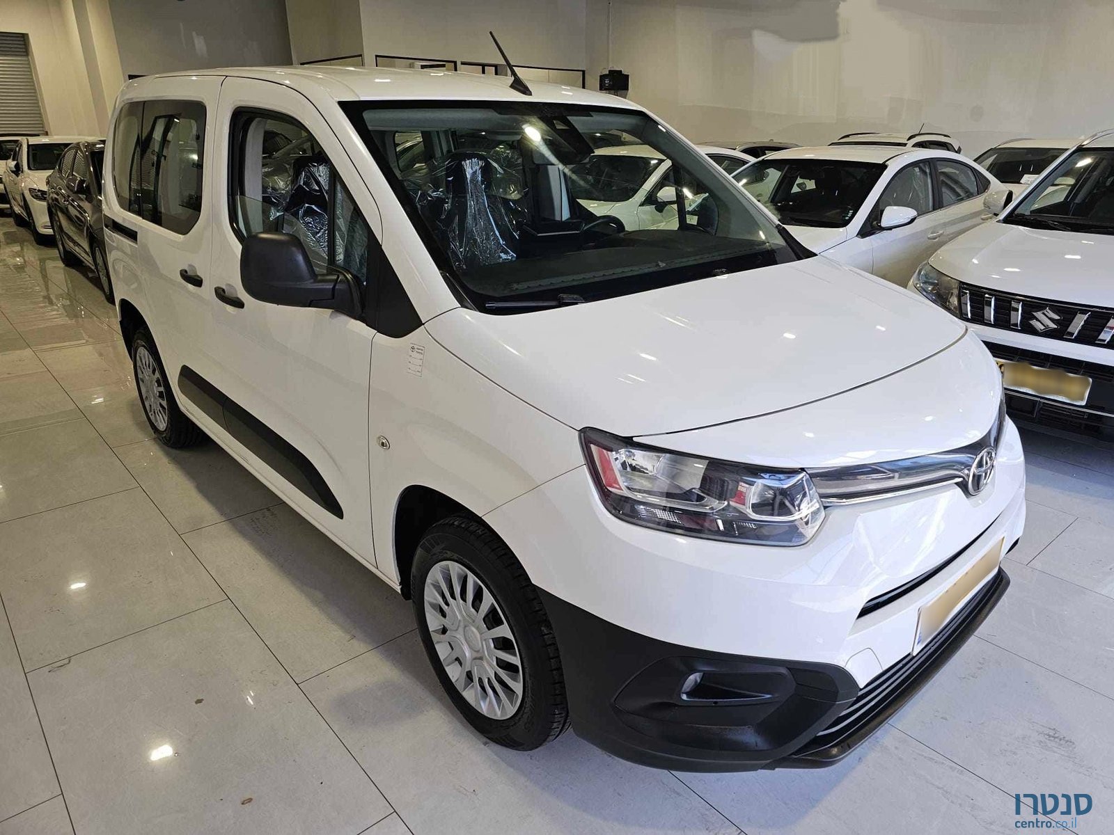 2021' Toyota ProAce City photo #2