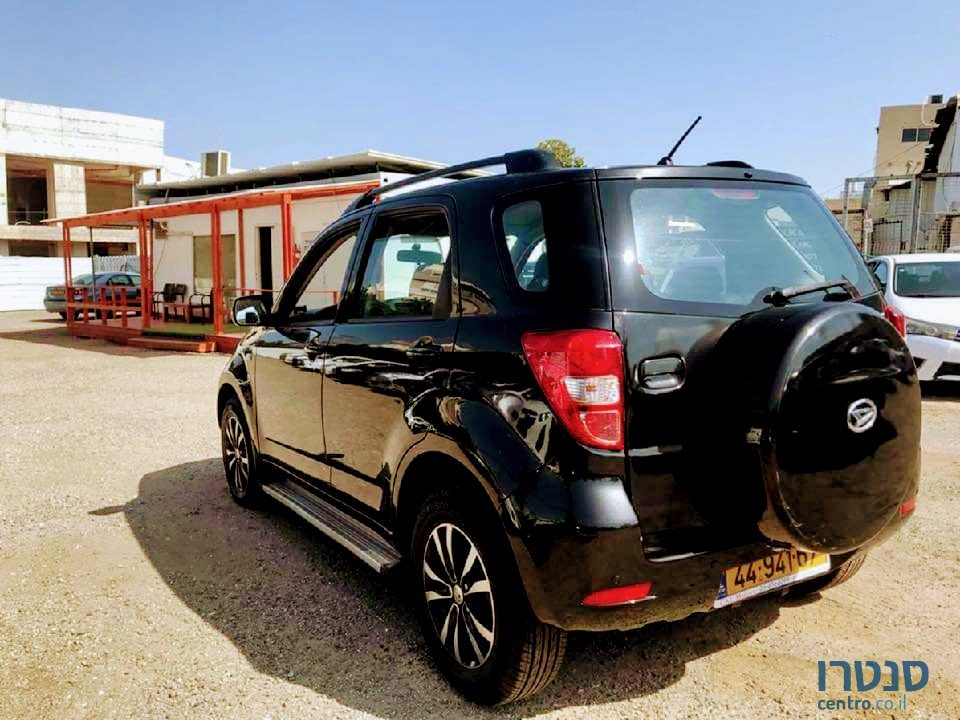 2009' Daihatsu Terios photo #2