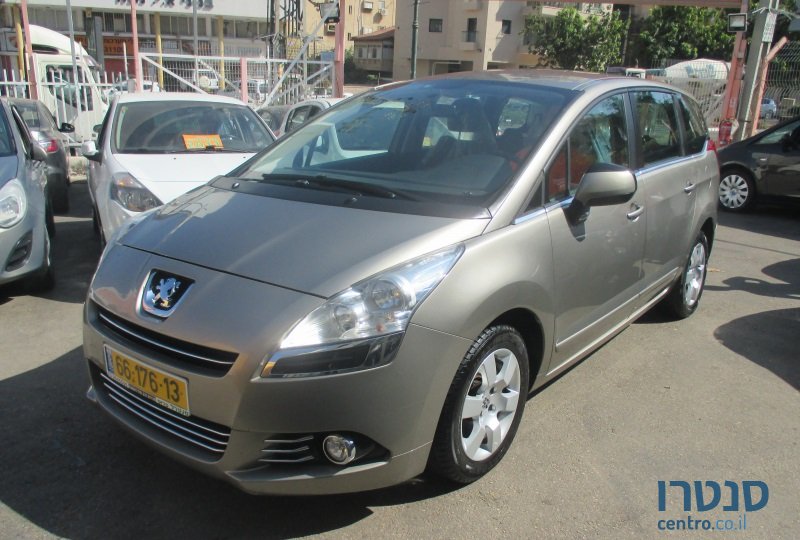 2013' Peugeot 5008 photo #3
