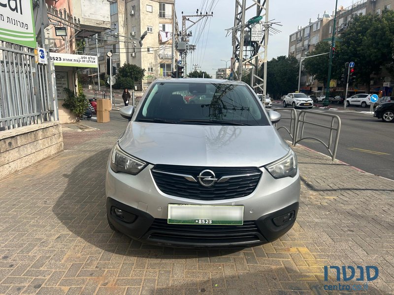 2019' Opel Crossland photo #1