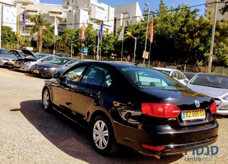 2015' Volkswagen Jetta photo #2