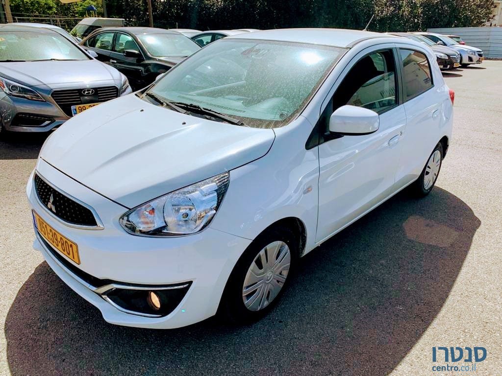 2020' Mitsubishi Space Star photo #2