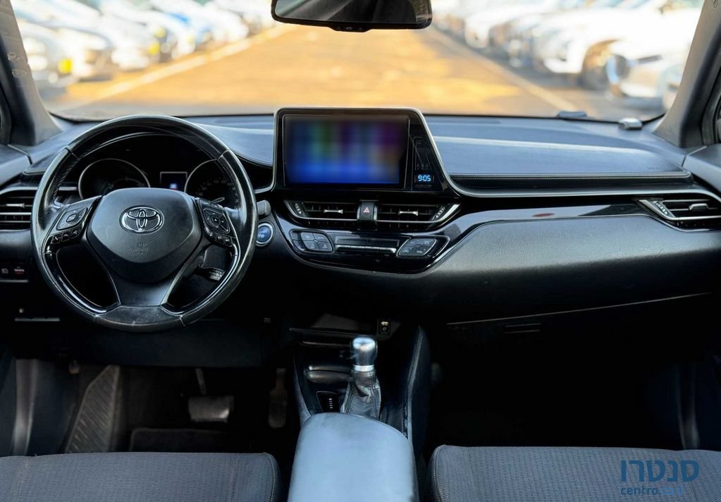 2017' Toyota C-HR טויוטה photo #6