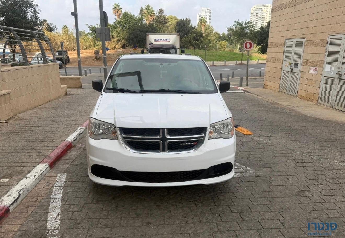 2019' Dodge Caravan SE Plus photo #7