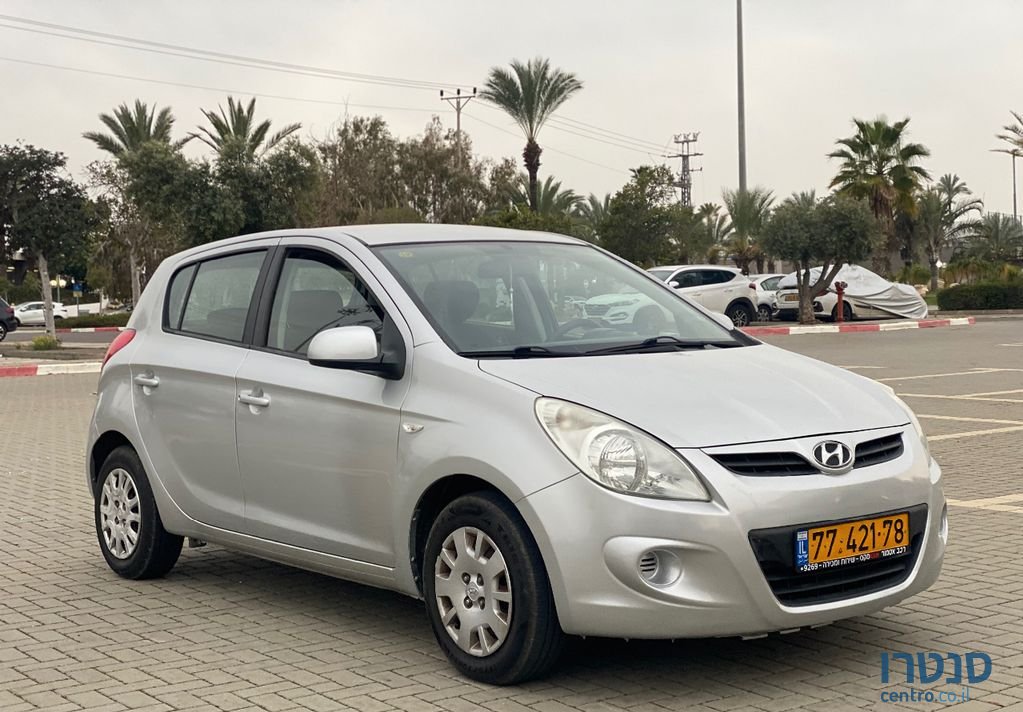 2012' Hyundai i20 יונדאי photo #3