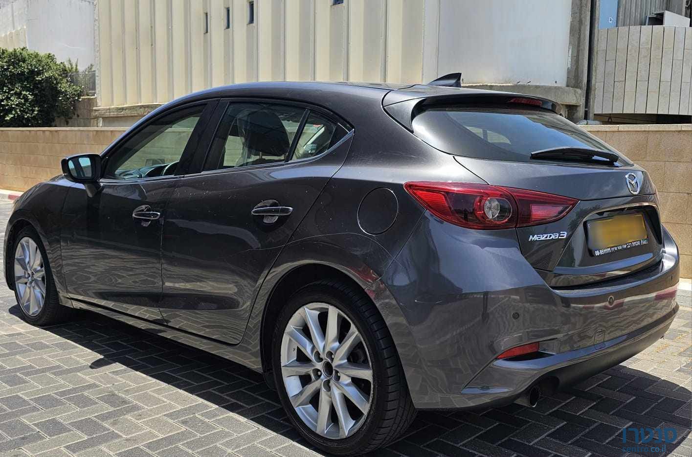 2017' Mazda 3 photo #4