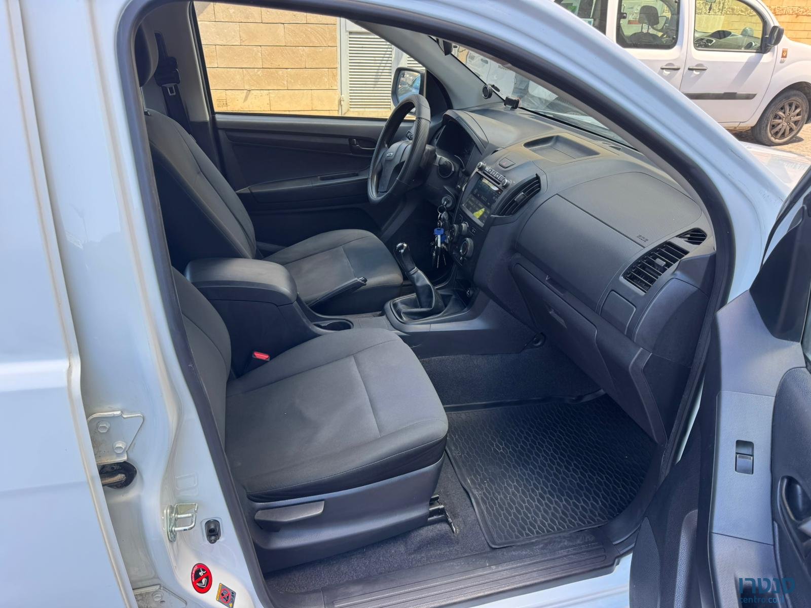 2019' Isuzu D-Max דאבל קבינה photo #6