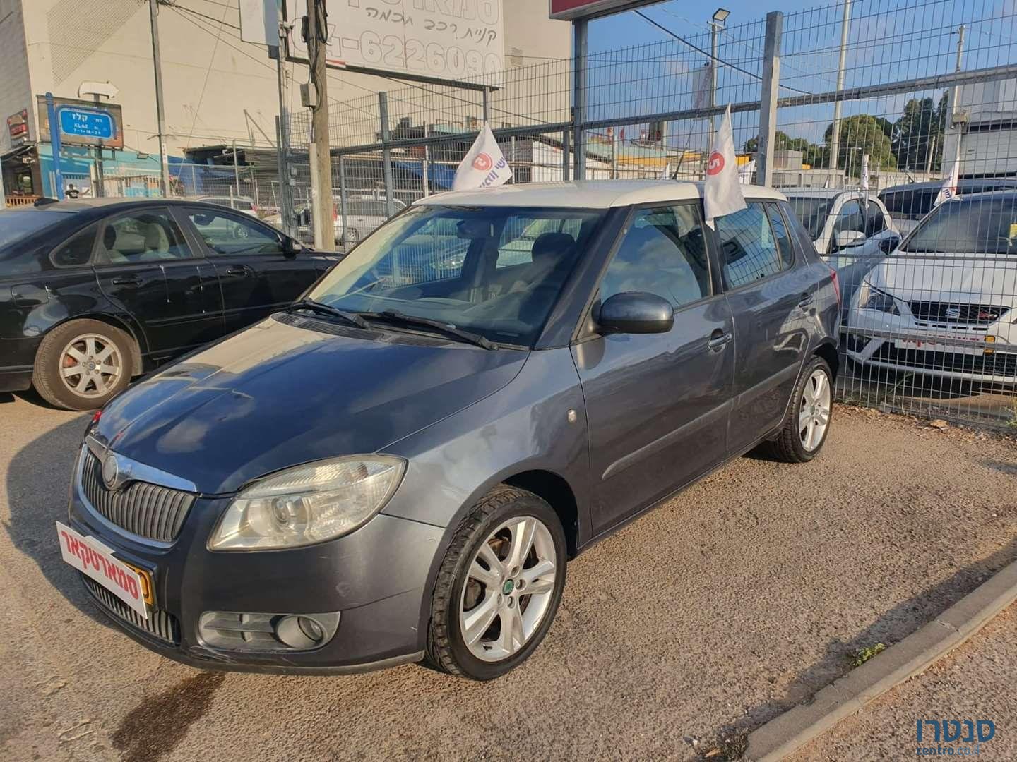 2010' Skoda Fabia סקודה פאביה photo #1