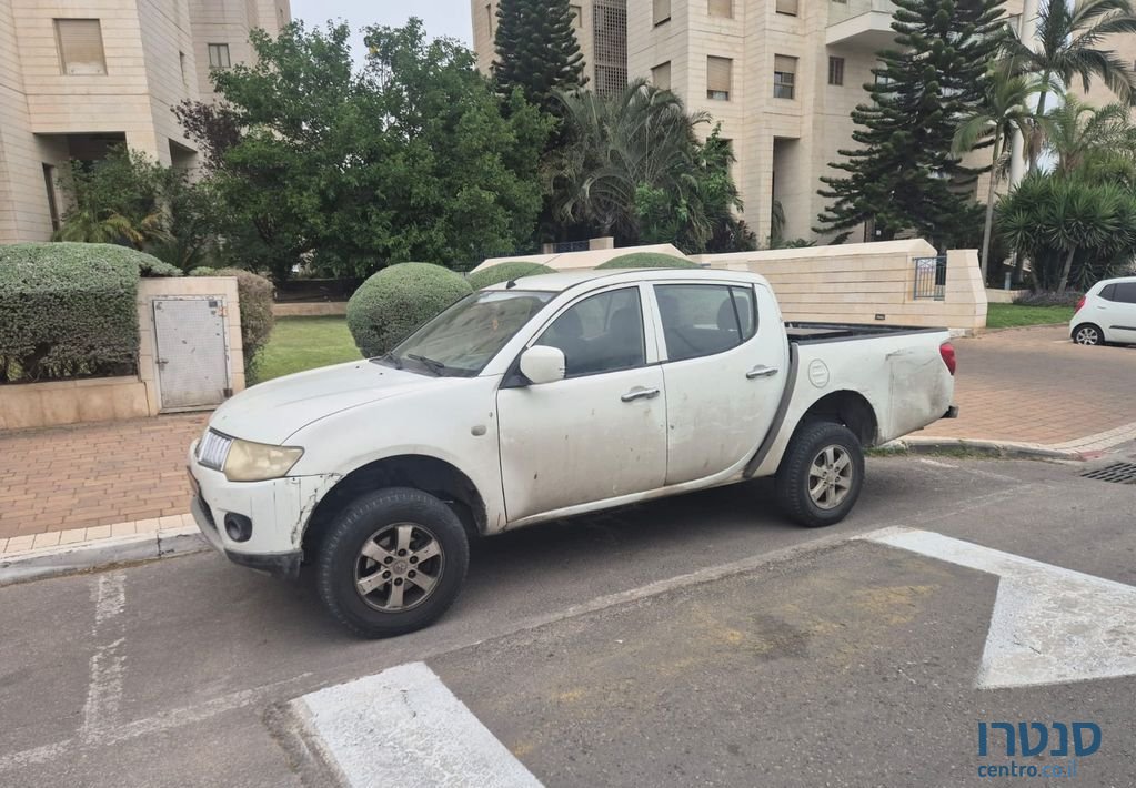 2011' Mitsubishi L200 מיצובישי טרייטון photo #2