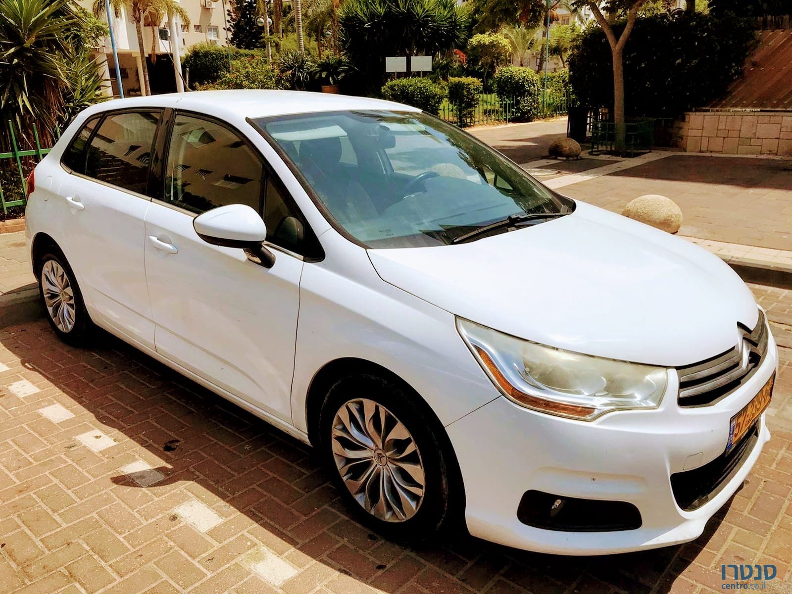 2014' Citroen C4 photo #1