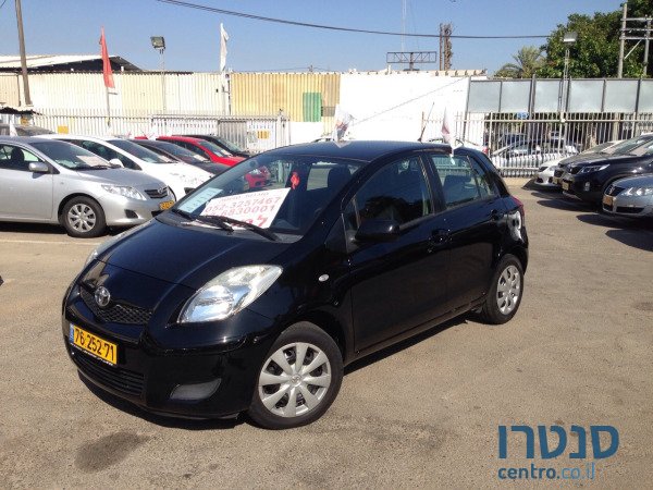 2010' Toyota Yaris photo #1