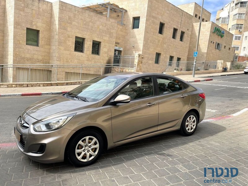 2013' Hyundai i25 יונדאי photo #3