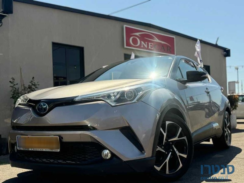 2017' Toyota C-HR טויוטה photo #1