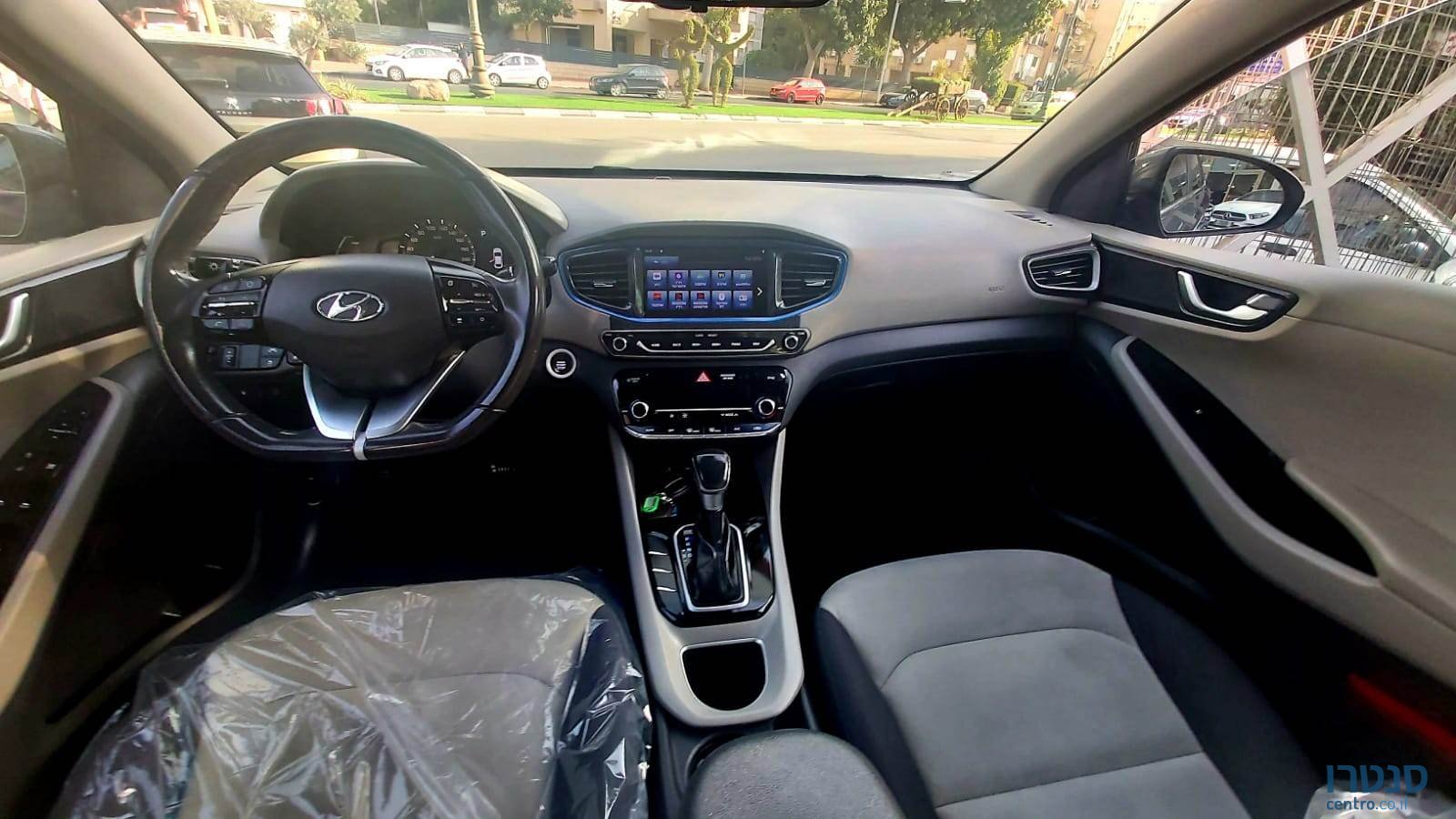 2018' Hyundai Ioniq photo #5