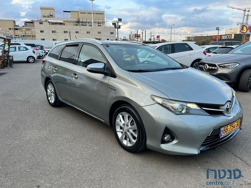 2014' Toyota Auris טויוטה אוריס photo #3