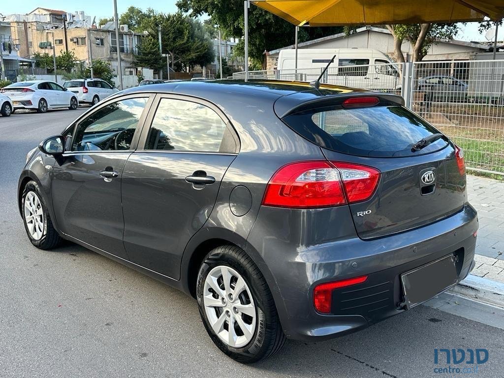 2015' Kia Rio photo #3