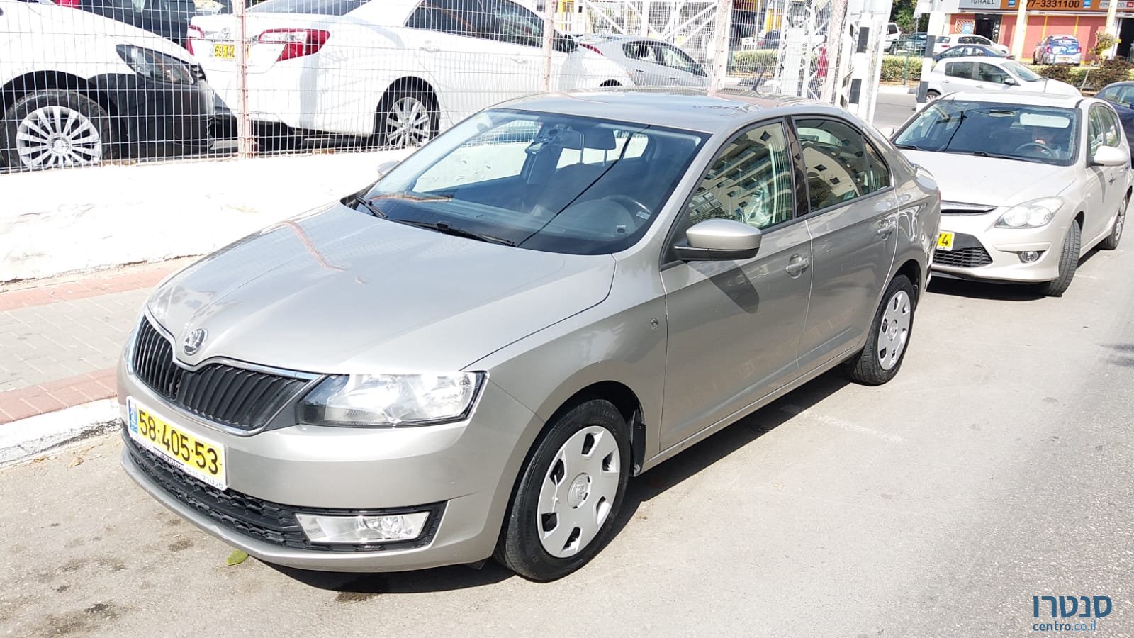 2015' Skoda Rapid photo #2