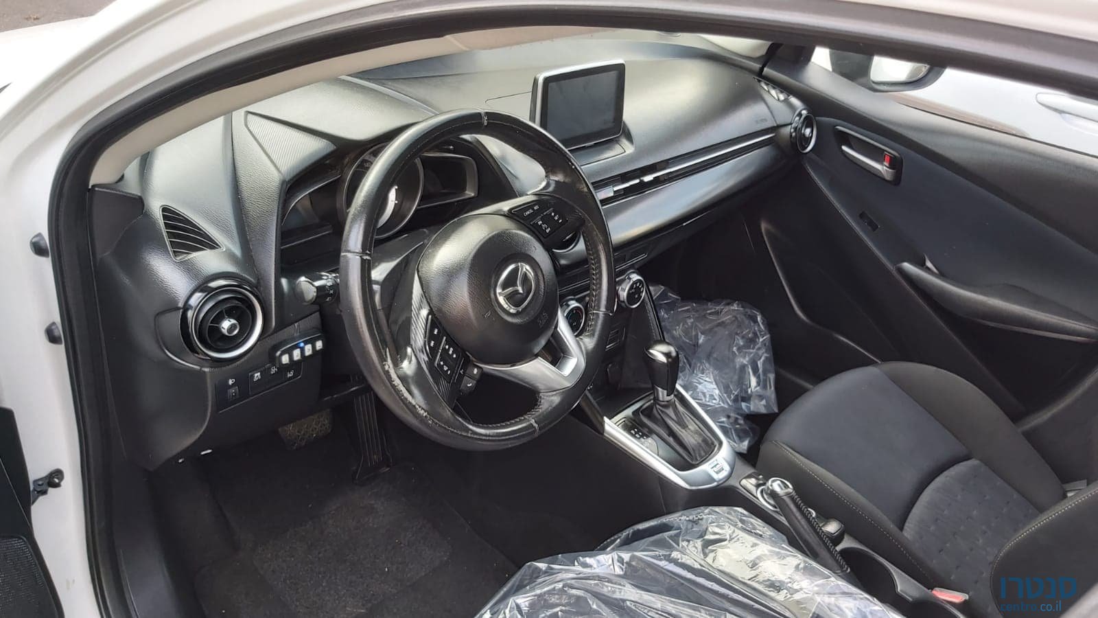 2016' Mazda 2 photo #3