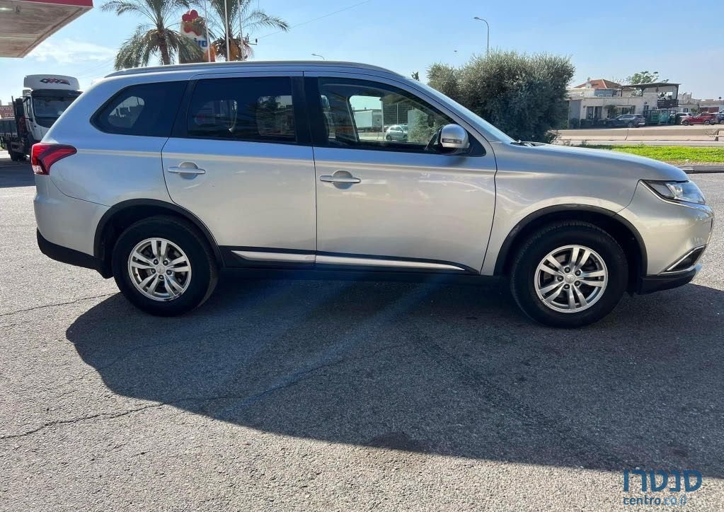 2018' Mitsubishi Outlander מיצובישי אאוטלנדר photo #4