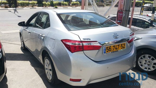 2014' Toyota Corolla photo #2