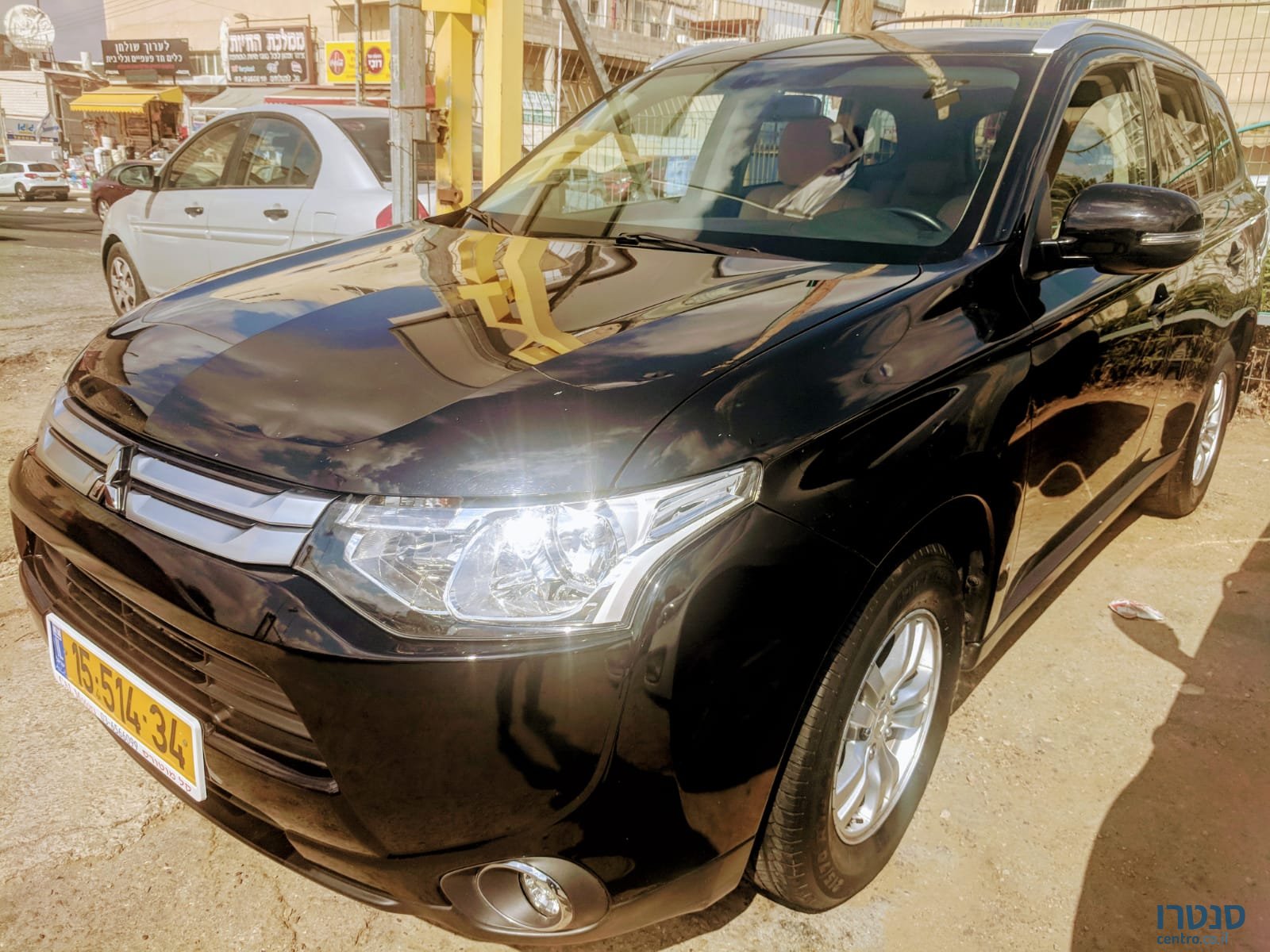 2015' Mitsubishi Outlander photo #1