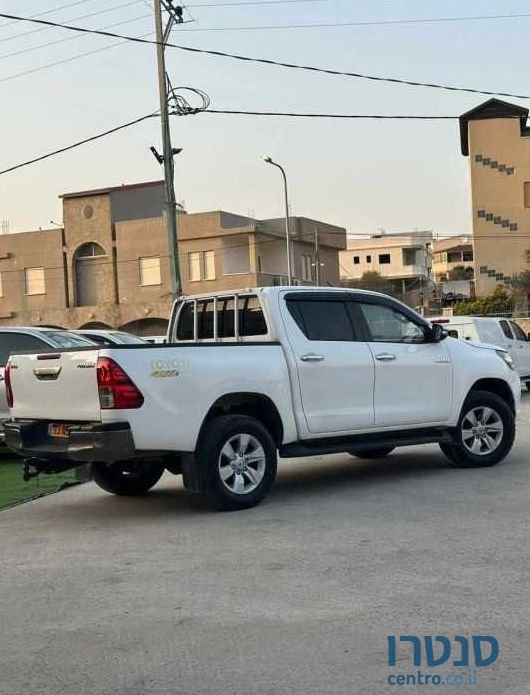 2016' Toyota Hilux טויוטה היילקס photo #2