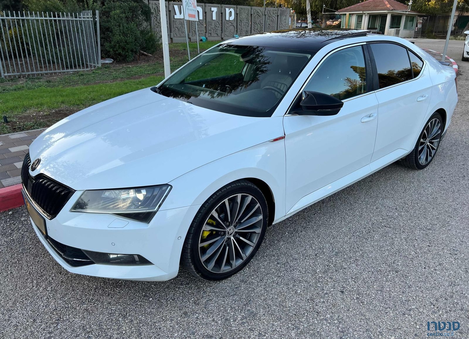 2017' Skoda Superb סקודה סופרב photo #1