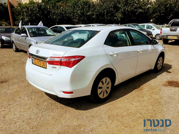 2013' Toyota Corolla photo #4